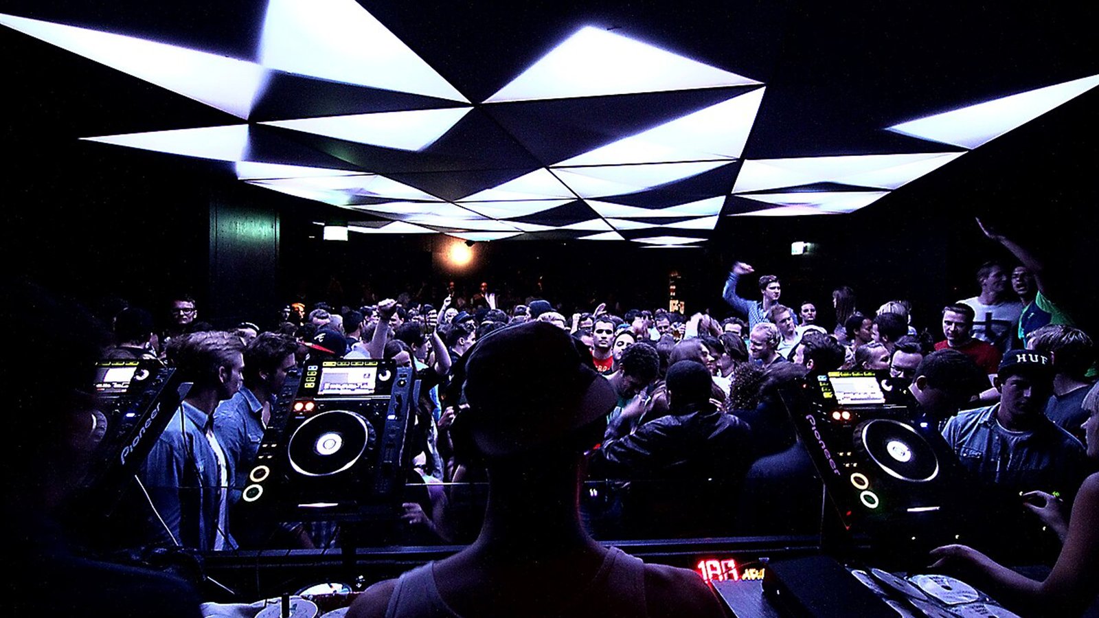 Bossa Nova Civic Club电子音乐场地氛围示意图